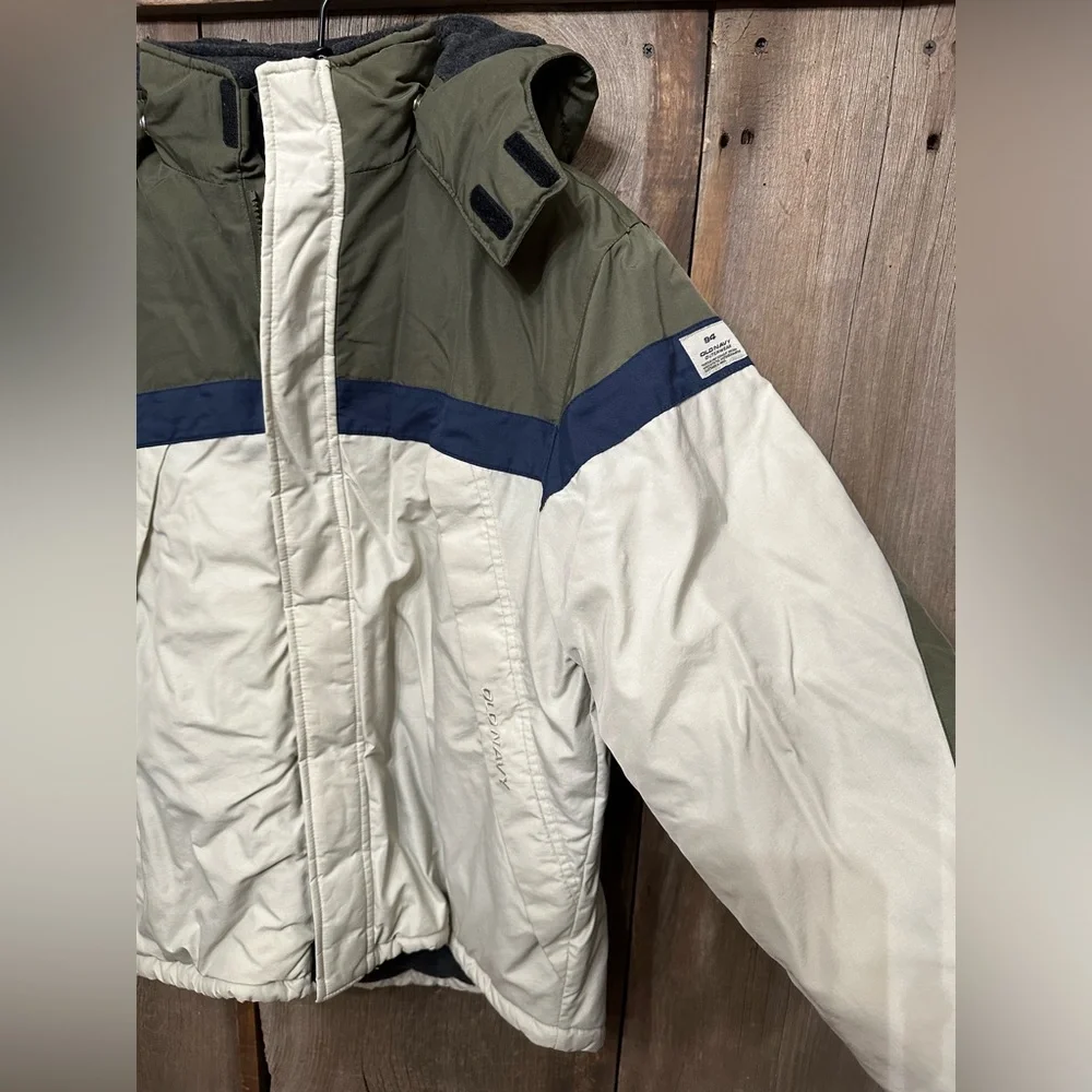 Old Navy Water Resistant Double Layer Snow Jacket in Cream Size 12 Boys